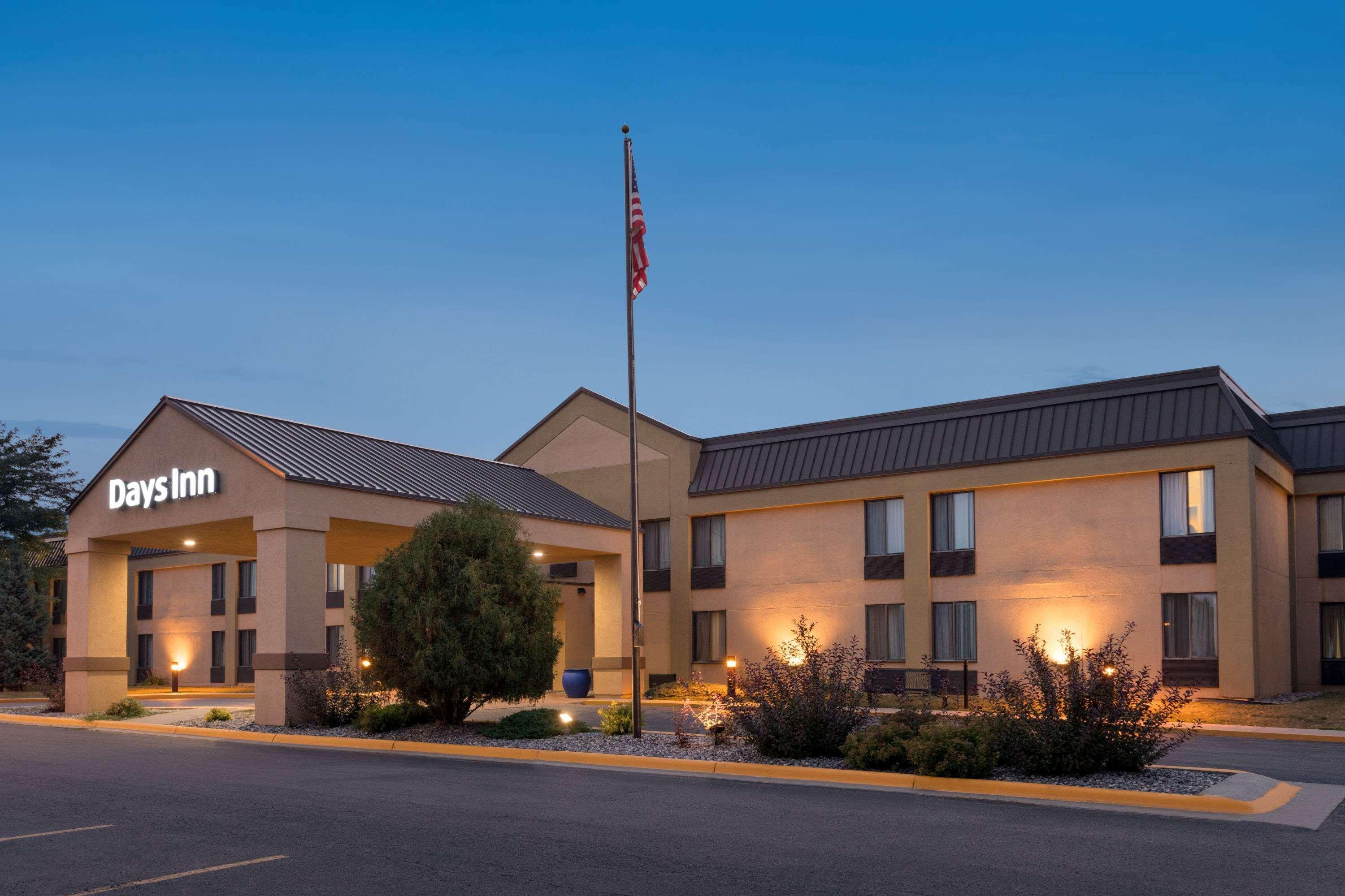 Days Inn By Wyndham Фарго Экстерьер фото