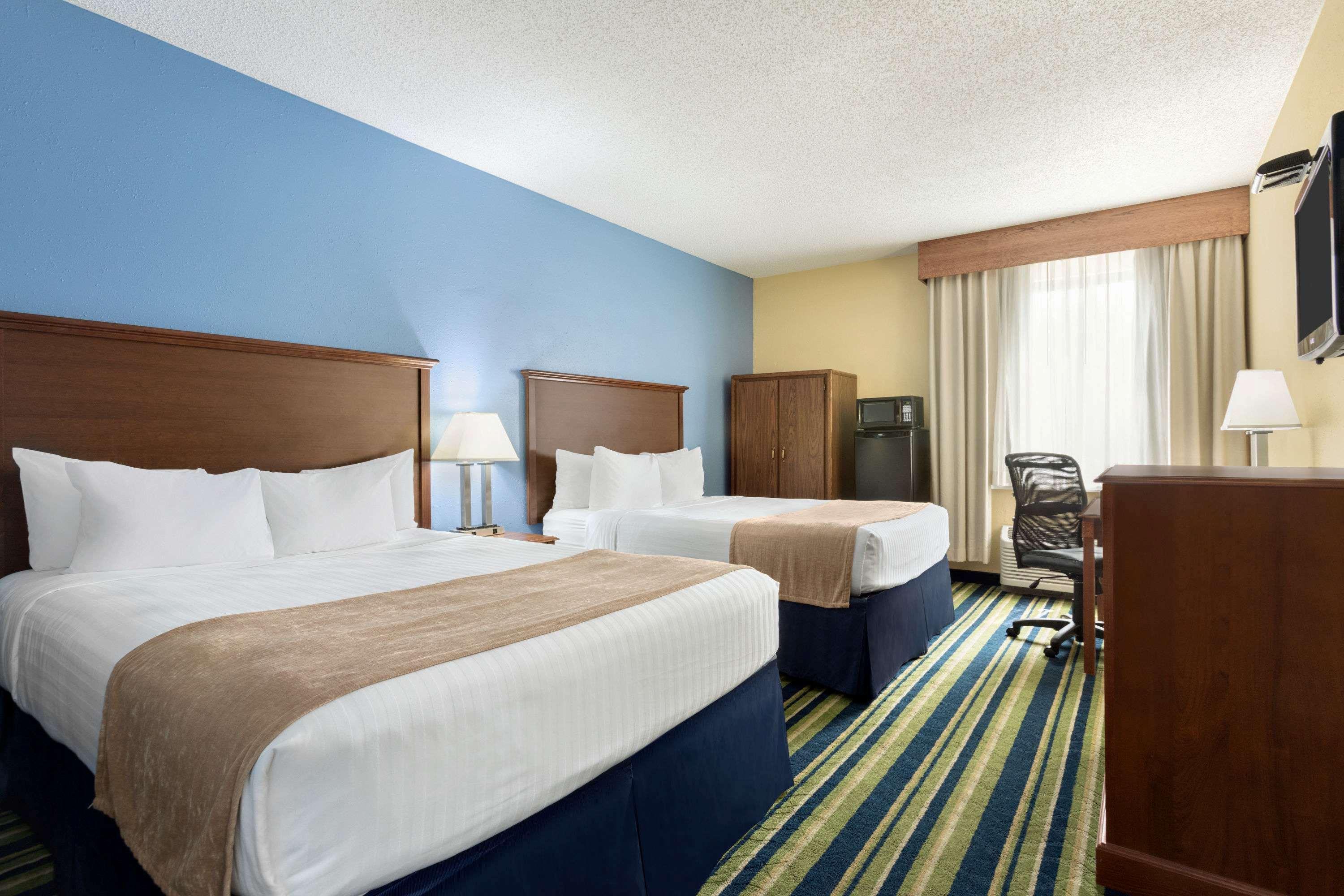 Days Inn By Wyndham Фарго Экстерьер фото